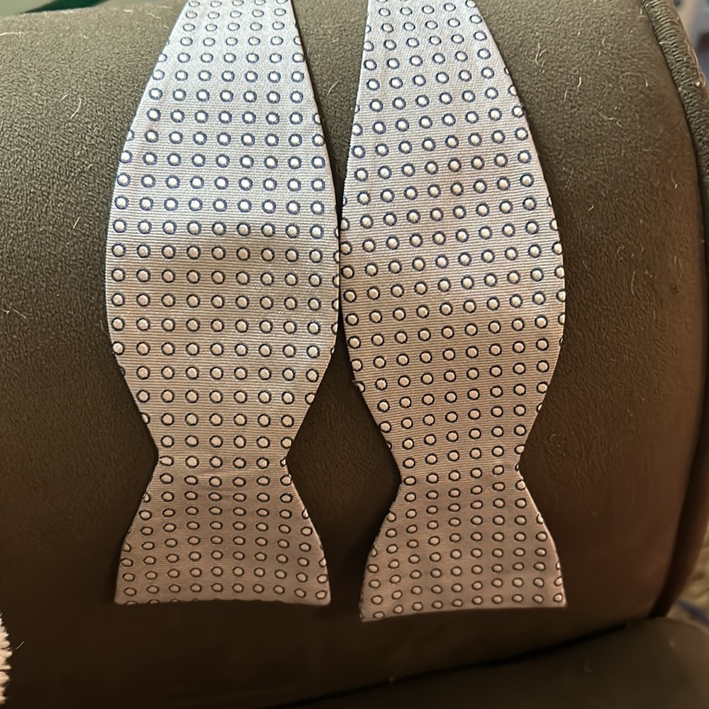 JoS.A. BANK Bow-Tie Light Grey Dot